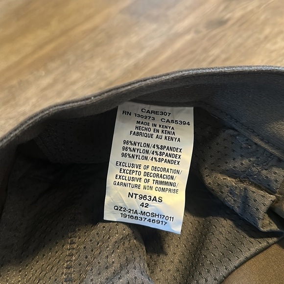 WRANGLER UTILITY HYBRID SHORTS  (SIZE 42) - Picture 9 of 9